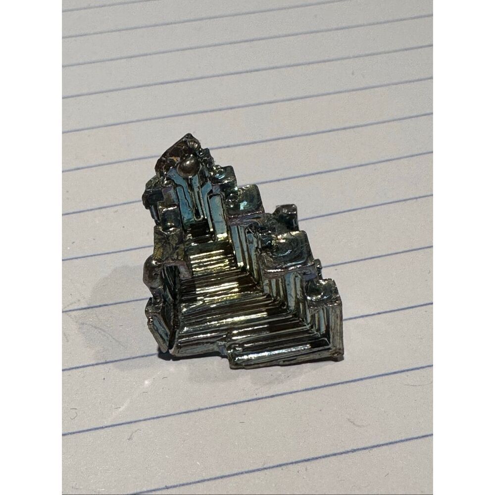 Two Bismuth crystals - Picture 2 of 7